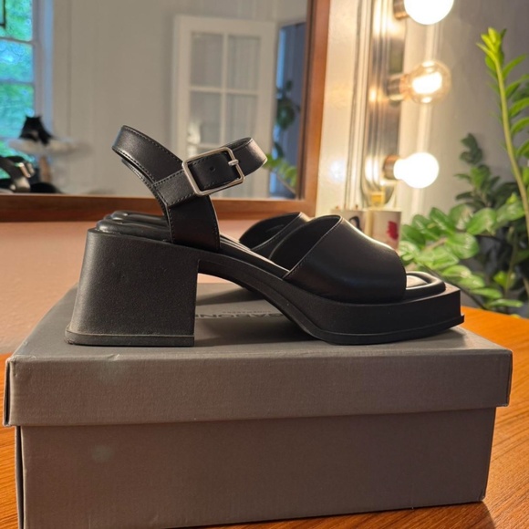 Vagabond Hennie Block Heels - Picture 2 of 5